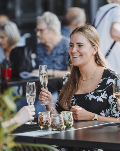 Apéro Le Piaf, Gruppen, Firmen